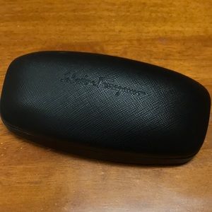 Salvatore ferragamo sunglasses hard case with cloth